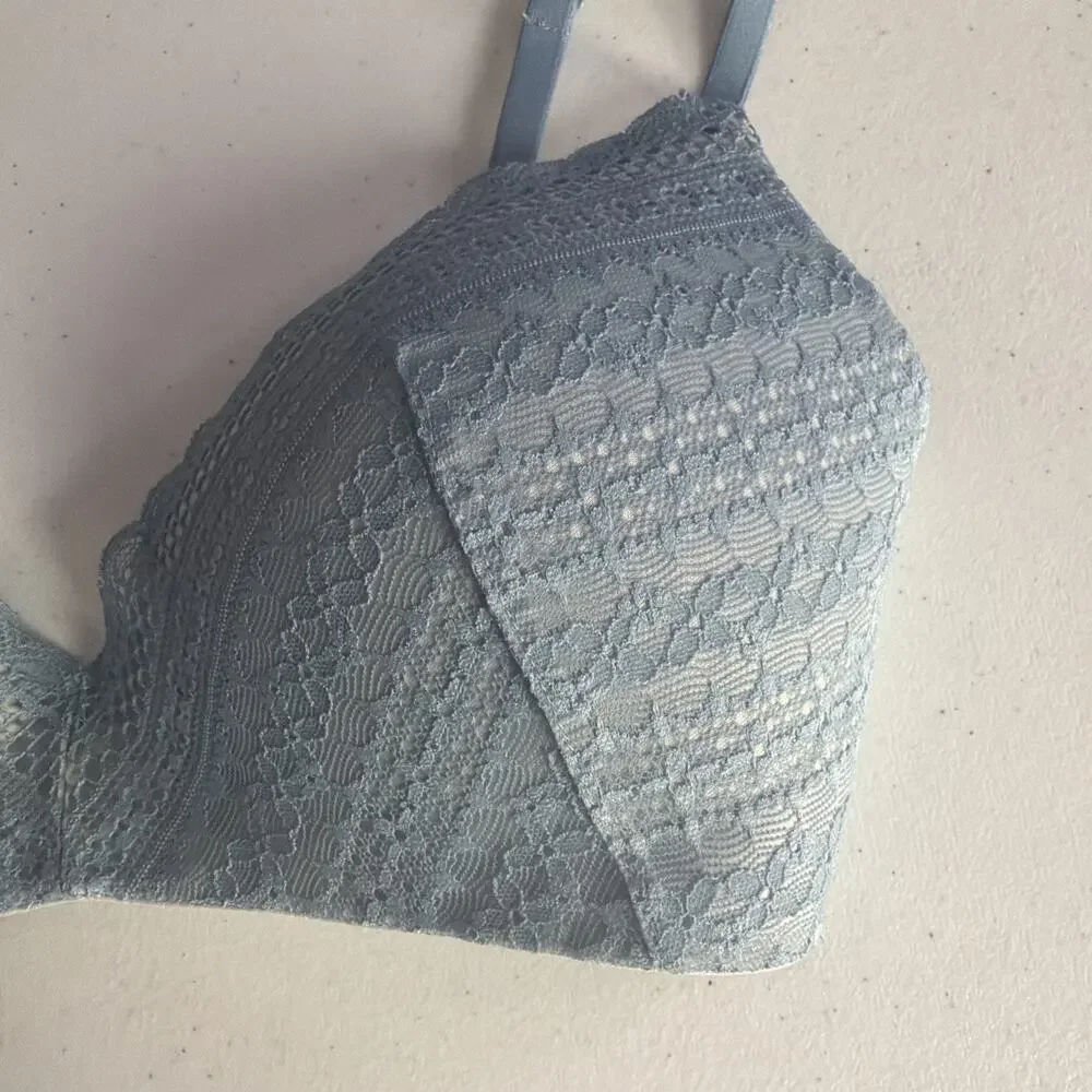 Victoria’s Secret Perfect Coverage Faded Denim Blue Lace Bra 32DD 32E wirefree - Picture 3 of 12
